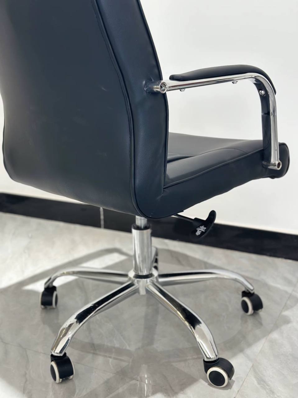 كرسي مكتبي 881